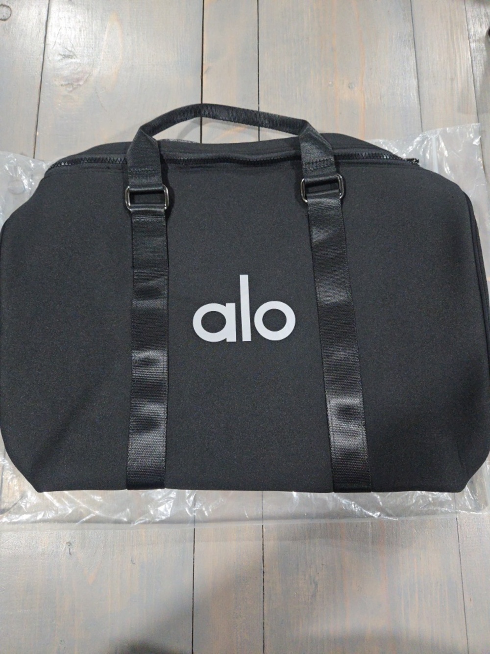 ALO Yoga Black Duffel Bag with White Logo traverse gym workout fitness travel - Picture 2 of 3